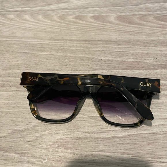 Quay sunglasses - Picture 2 of 3